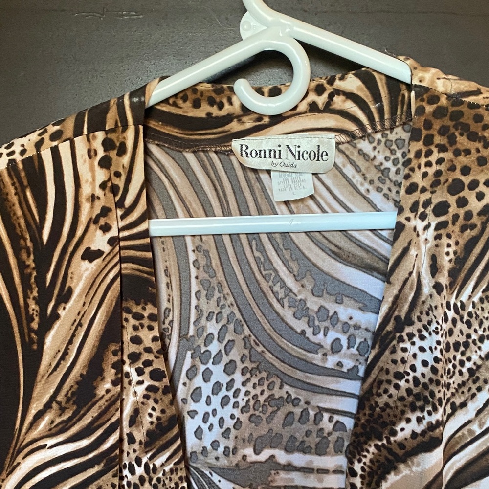 Abstract Cheetah/Zebra Patterned Cardigan - Picture 4 of 16